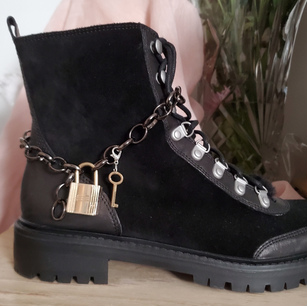Ankle CHAIN with real 🔐 Lock. Handmade boot accessory - Picture 2 of 4